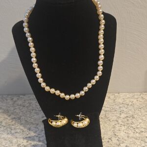 Cream Pearl Necklace with Gold Earrings